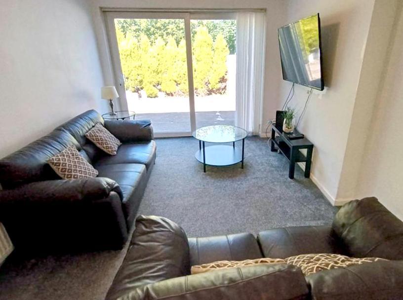 Cozy 4 Bedroom House In Smethwick With 4 Bathrooms Perfect For Contractors And Families Бірмінгем Екстер'єр фото