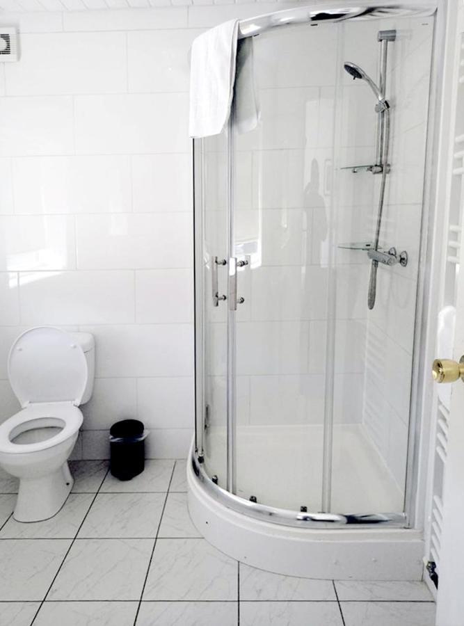 Cozy 4 Bedroom House In Smethwick With 4 Bathrooms Perfect For Contractors And Families Бірмінгем Екстер'єр фото